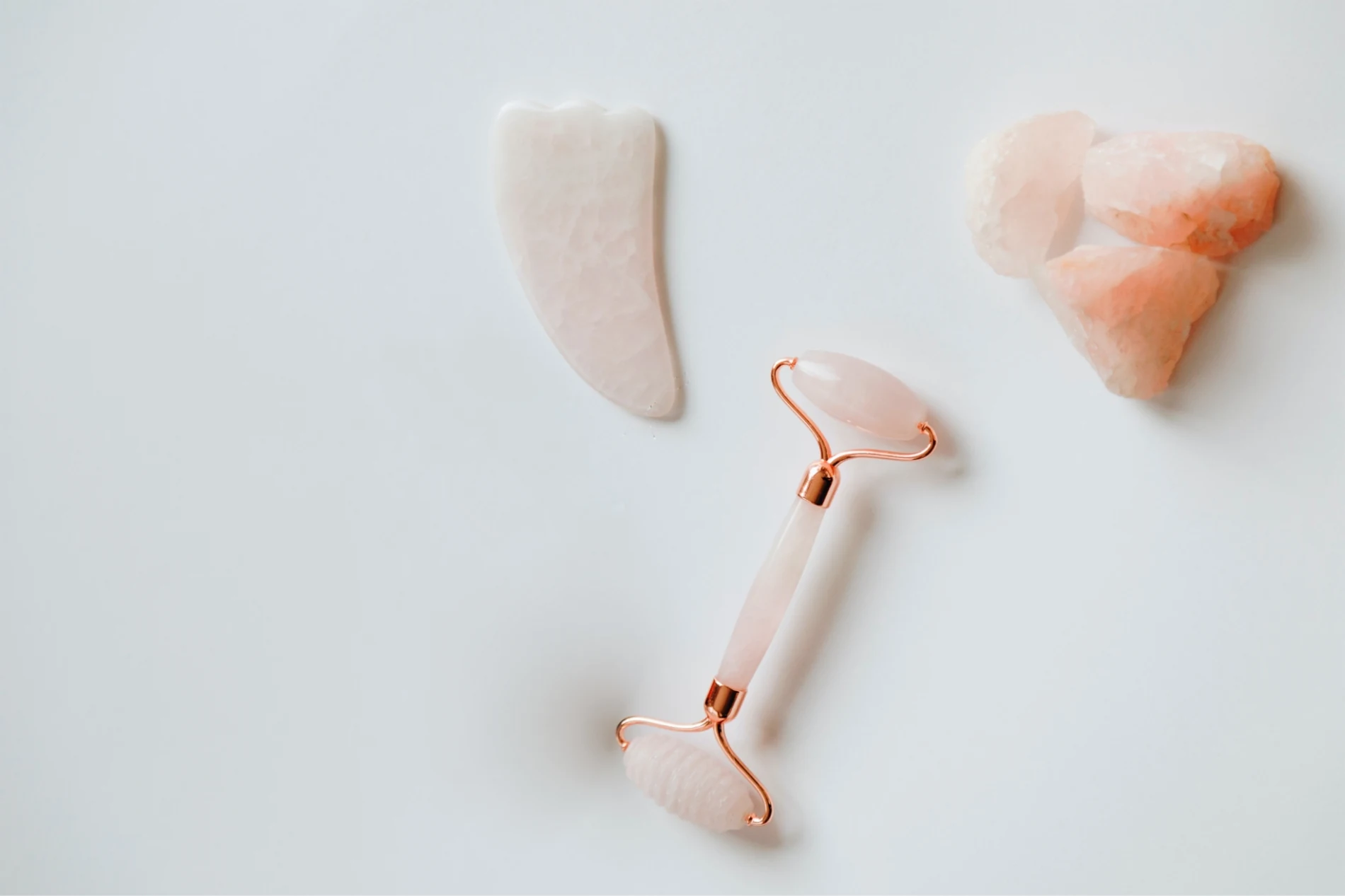 Rosenkvarts-roller og gua sha fra Clinique Comfort